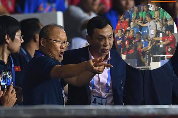 CLIP CHƯA LÊN SÓNG: Thầy Park bất lực gào thét trong đường hầm vì bị nhân viên an ninh làm khó-2