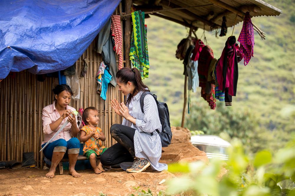 Lương Thùy Linh lọt top 10 Hoa hậu Nhân ái tại Miss World 2019-12