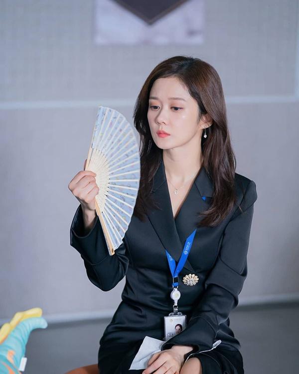 Thời Trang Cong Sở Của Jang Na Ra Trong Phim Vị Khach Vip