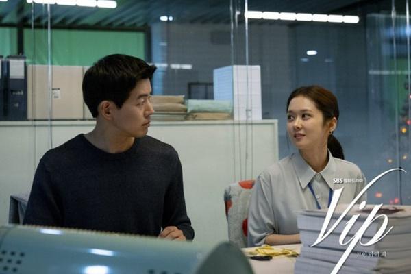 Hãy như Jang Nara: Mải mê tìm tiểu tam mê hoặc chồng nhưng vẫn không quên diện đồ công sở đẹp mê mẩn-2