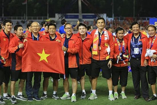 HLV Park từ chối nhận huy chương vàng SEA Games 30 và tặng lại cho một người đặc biệt