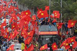 Hàng trăm cảnh sát bảo vệ an ninh, đón đoàn thể thao Việt Nam