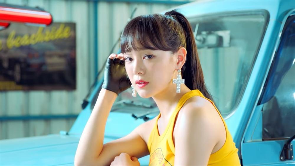 Nữ thần tượng được tình đầu quốc dân IU khen ngợi là ai?-5