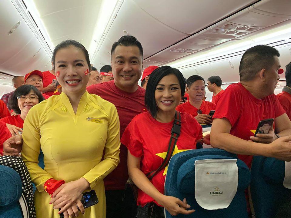 Sang Philippines cổ vũ U22 Việt Nam, ca sĩ Hoàng Tôn bị thất lạc hộ chiếu phải bơ vơ xứ người-2