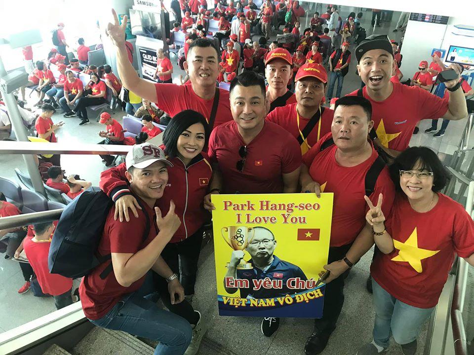 Sang Philippines cổ vũ U22 Việt Nam, ca sĩ Hoàng Tôn bị thất lạc hộ chiếu phải bơ vơ xứ người-4