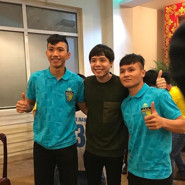 Đoàn Văn Hậu thích kiểu tóc vuốt keo gọn gàng khi ra sân-7