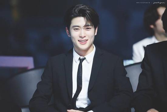 Nam idol là tình đầu trong mơ của phái nữ Hàn