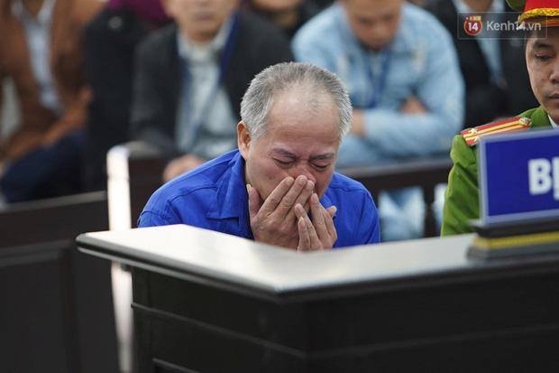 Vụ thảm sát ở Đan Phượng: Bị cáo định tự tử nhưng ổ điện hỏng nên chạy ra chém thêm mỗi nạn nhân vài phát-4