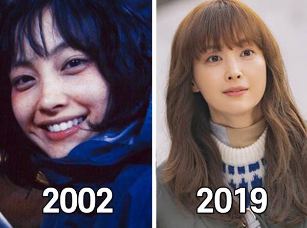 Lee Na Young sinh năm 1979, từng là ngôi sao của làng giải trí Hàn những năm tuổi đôi mươi, với nhiều giải thưởng về diễn xuất. Người đẹp sở hữu vóc dáng cao ráo, mảnh mai, đôi mắt sáng và nụ cười trong trẻo. Cô là Nữ hoàng quảng cáo xứ Hàn và là gương mặt đại diện cho nhiều thương hiệu lớn.