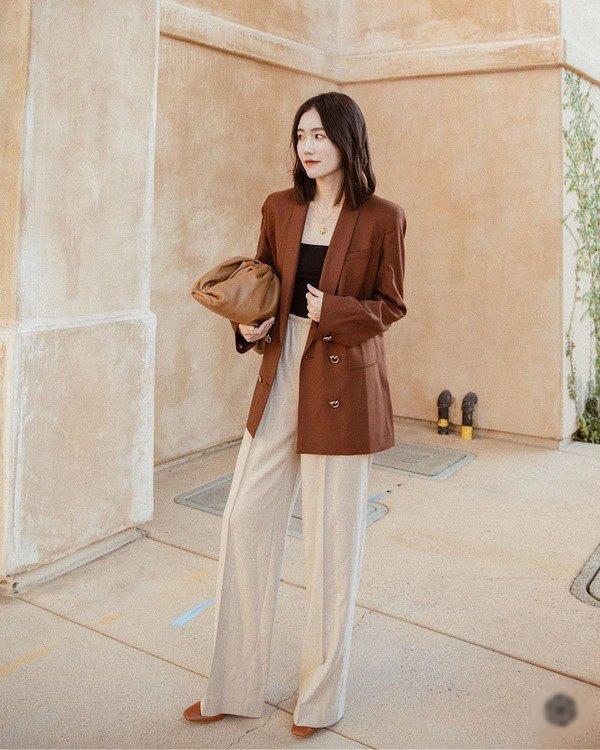 Khi dấu hiệu tuổi tác hằn rõ trên gương mặt, đây là cách giúp Hồng Đào vẫn luôn tươi trẻ-13