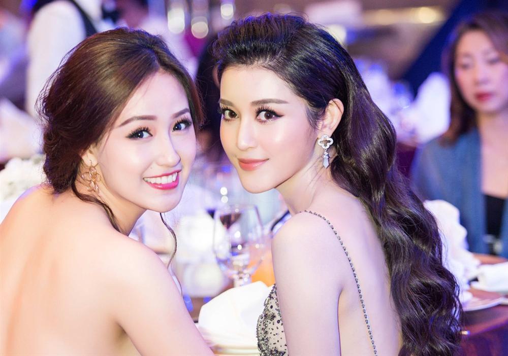 Mai Phương Thúy tự nhận làm nền cho nhan sắc Huyền My, dân mạng nhận xét: Nền là nền thế nào-3