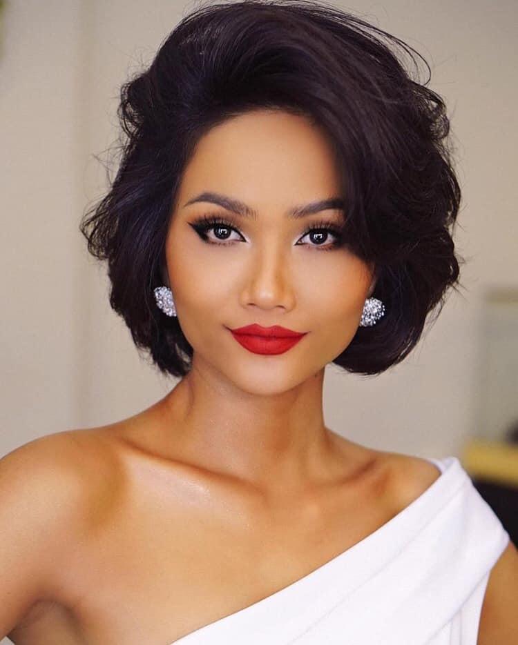 Mai Ngô trang điểm lỗi mốt như chụp ảnh thời xưa - Khánh Vân make up già chát trong đêm chung kết Miss Universe-6