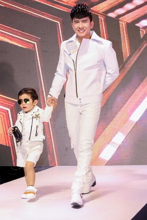 Con trai Đan Trường diễn vedette sành điệu-3