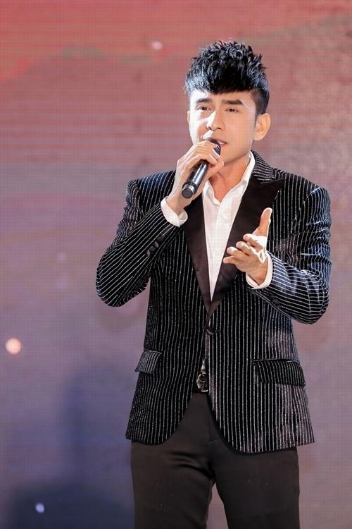 Con trai Đan Trường diễn vedette sành điệu-9