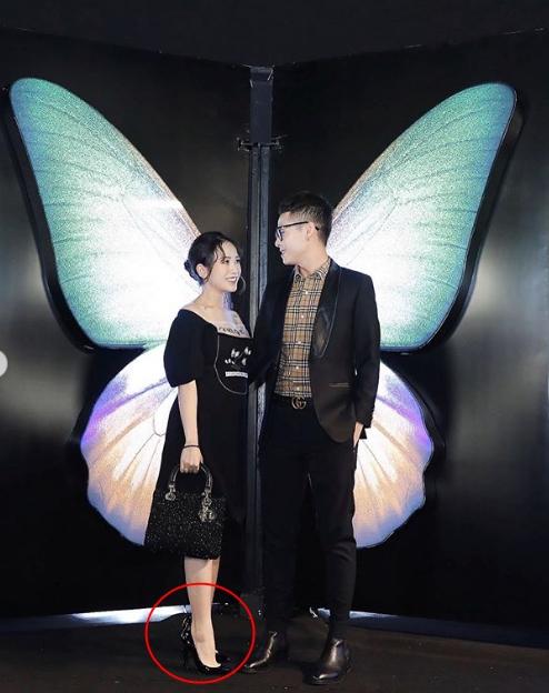 Khoe bầu bí vượt mặt với bikini, con gái Minh Nhựa đốt mắt người nhìn với ngoại hình ngày càng khác lạ-4