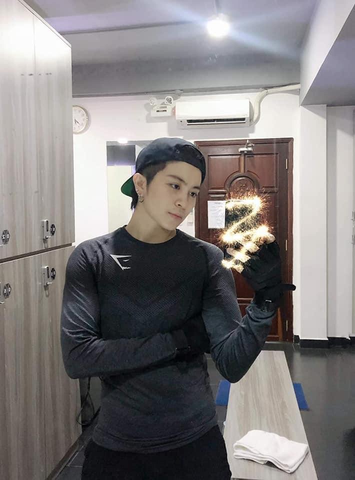 Chẳng họ hàng máu mủ, Jun Phạm và Gil Lê giống nhau như sinh đôi-8