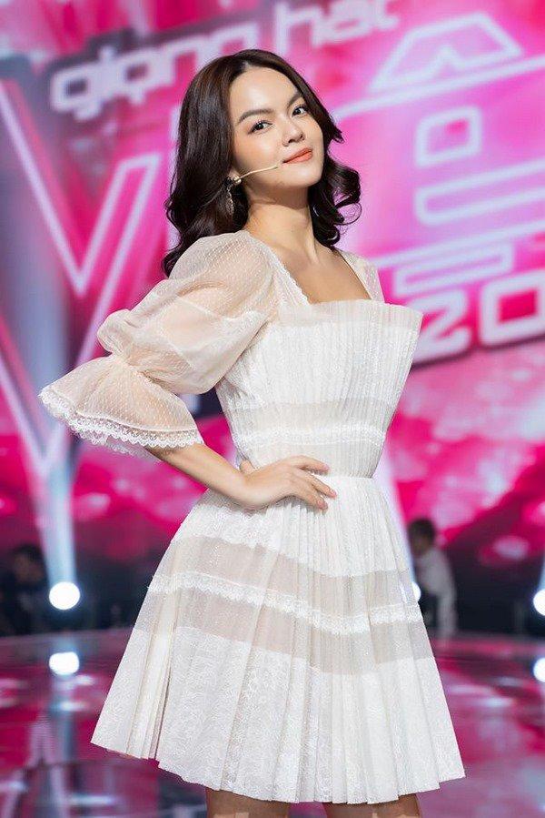 Xuất hiện với mặt mộc nhợt nhạt, mụn nổi lung tung, Phạm Quỳnh Anh khiến fans lo lắng-4