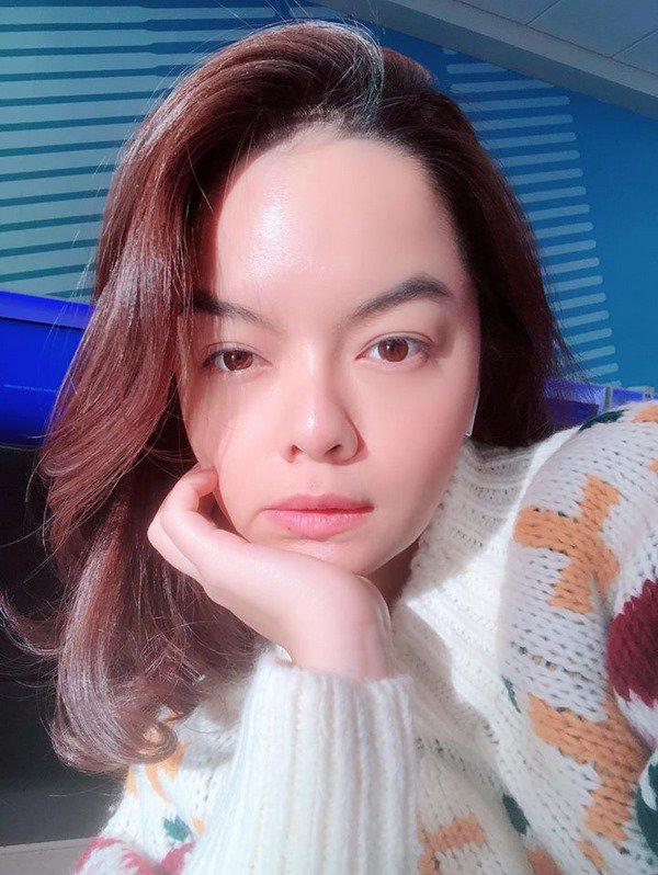 Xuất hiện với mặt mộc nhợt nhạt, mụn nổi lung tung, Phạm Quỳnh Anh khiến fans lo lắng-6