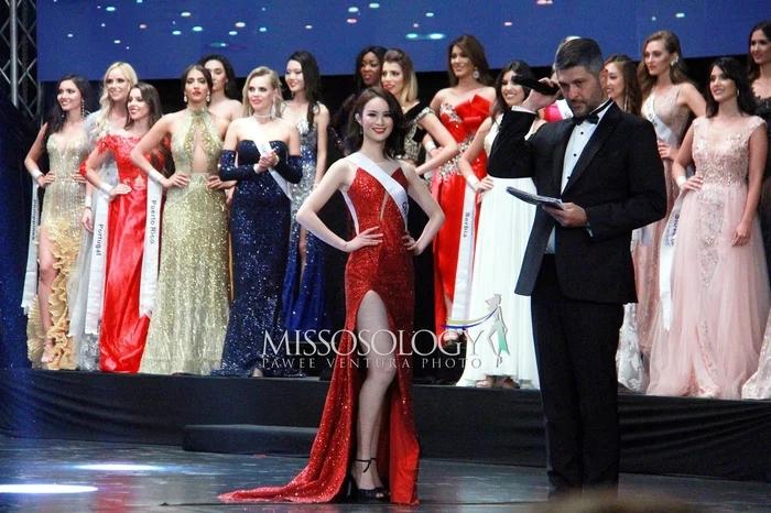 Váy núi lửa phun trào của Catriona Gray đạt kỷ lục là chiếc váy có nhiều phiên bản đạo nhái nhất 2019-10