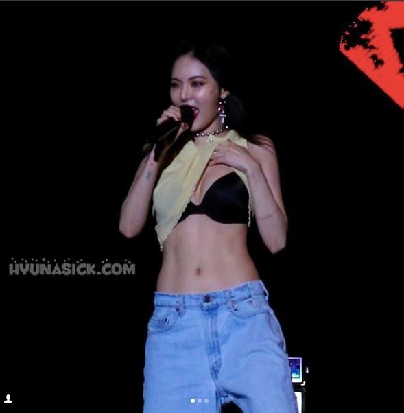 Sự thật sau món lợi hàng tỷ USD và tượng vàng ở showbiz-3