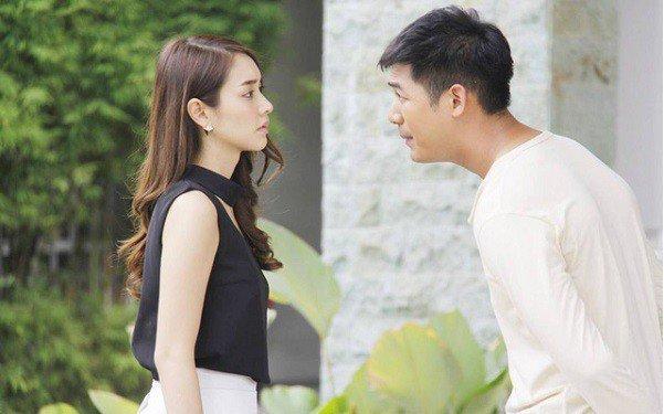 Ký đơn ly hôn, chồng thất kinh khi thấy vợ vừa khóc vừa cười khoái trá-1