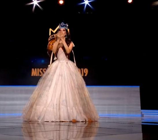 Đương kim Hoa hậu Thế giới 2018 Vanessa Ponce giao lưu trên sân khấu-2