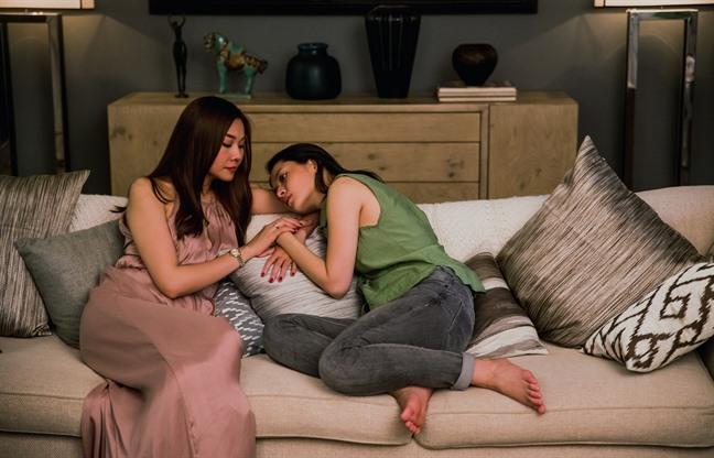 Chị Chị Em Em: Chi Pu tỏa sáng trong tác phẩm giật gân còn nhiều sạn-2