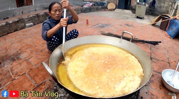 Làm cơm cháy siêu to khổng lồ nhưng bị nát vụn vào phút cuối, Bà Tân Vlog làm người xem tiếc hùi hụi-6