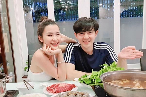 Cặp chị dâu - em chồng Đông Nhi và Ông Thoại Liên tiếp tục chứng minh tình cảm ngọt như mật-4