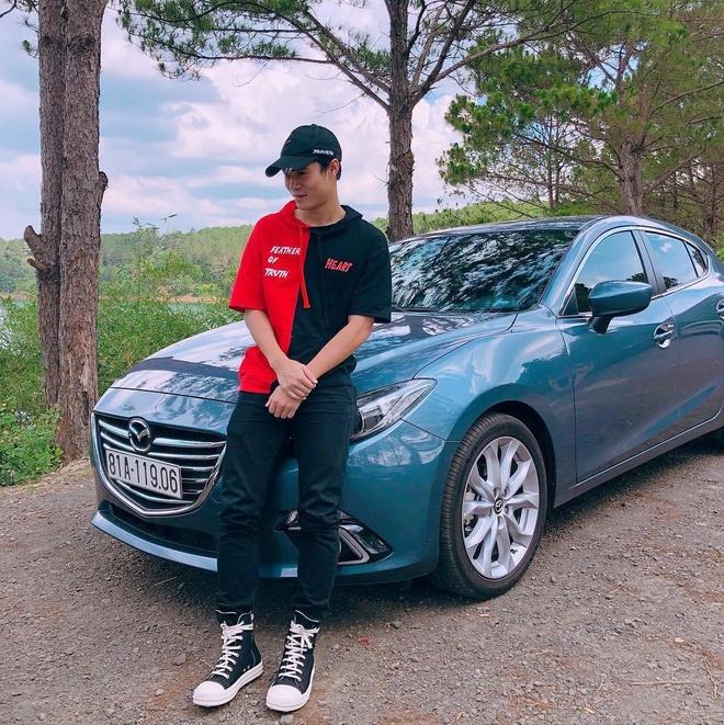 Trước đôi giày hoa cúc mới tậu, Văn Toàn sở hữu bộ sưu tập hàng hiệu hàng trăm triệu đáng mơ ước-4