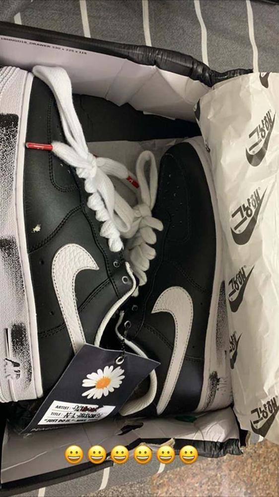 Văn Toàn chơi lớn, bỏ cả chục triệu đồng tậu siêu phẩm giày hoa cúc đình đám-2