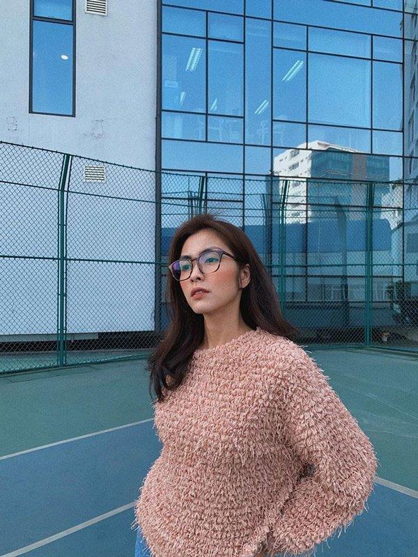 Tăng Thanh Hà trẻ như nữ sinh với set đồ giản dị ai cũng có thể học theo-2