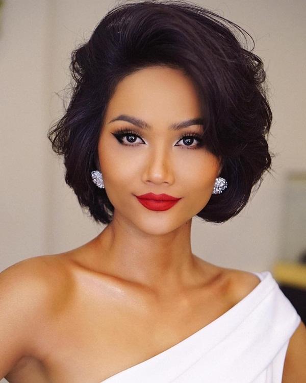 6 cỗ máy in tiền khủng nhất showbiz Việt năm 2019: Khó ai qua mặt Trấn Thành-10