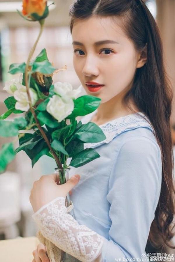 Cô đào sexy dùng 140 thùng nước khoáng đóng cảnh tắm là ai?-5