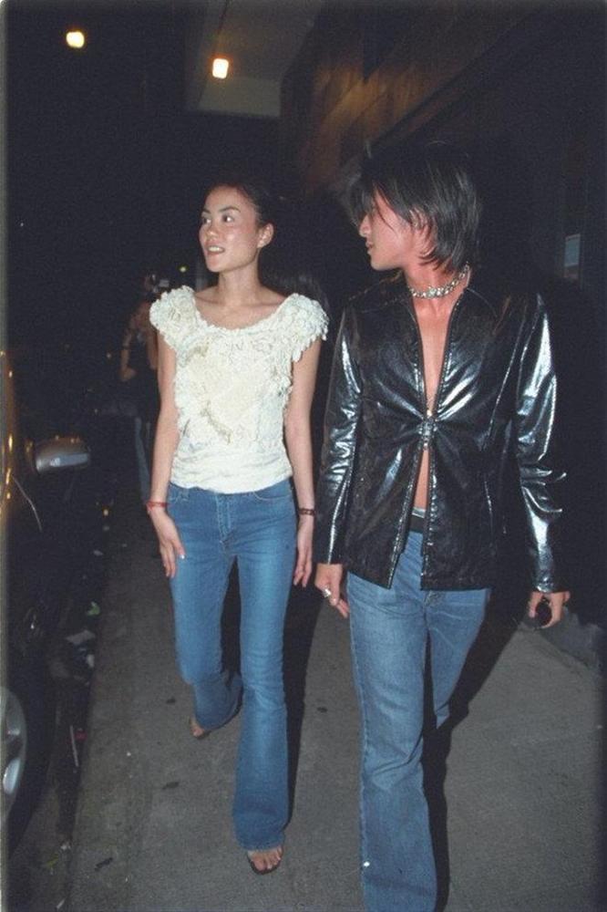 Dù đã 50 tuổi nhưng Vương Phi lại muốn có con để níu giữ tình trẻ kém 11 tuổi Tạ Đình Phong?-3