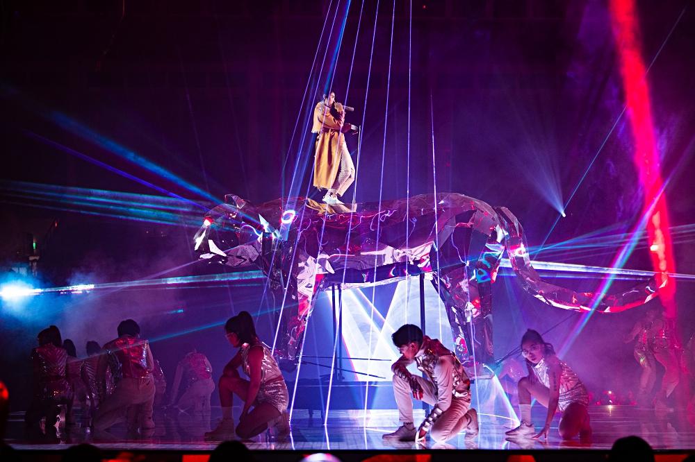 Concert Vũ Cát Tường: Chủ nhân ngã lộn ai nấy hết hồn, Diệu Nhi - Khả Như quẩy tung nóc-2