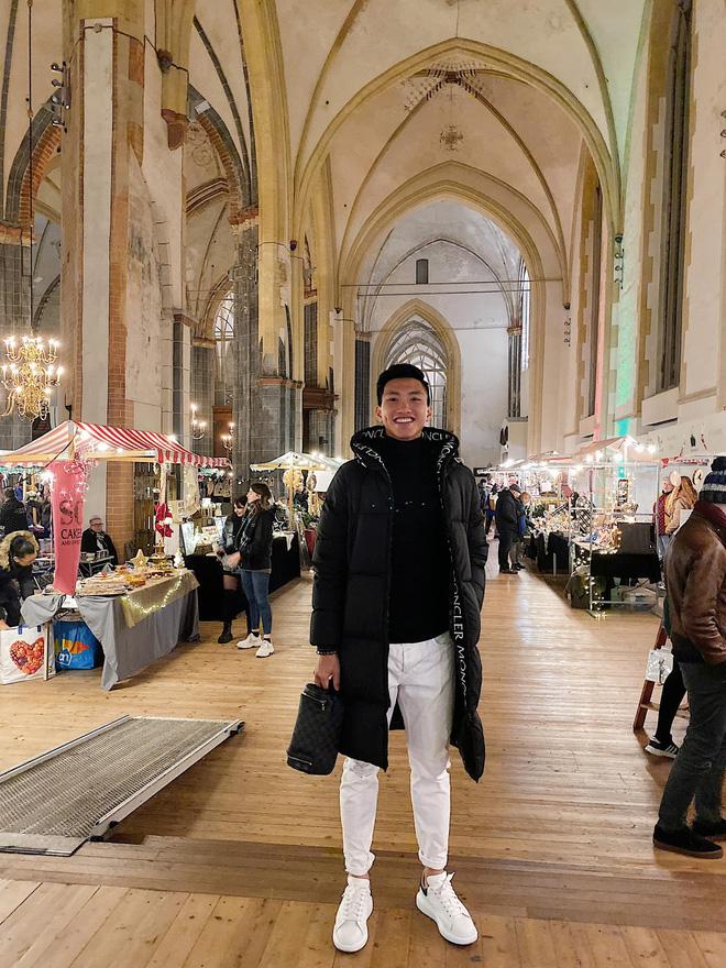 Đăng ảnh đẹp chuẩn soái ca, Văn Hậu bị bạn gái hotgirl bóc phốt bằng bức ảnh cách đây 10 năm-1