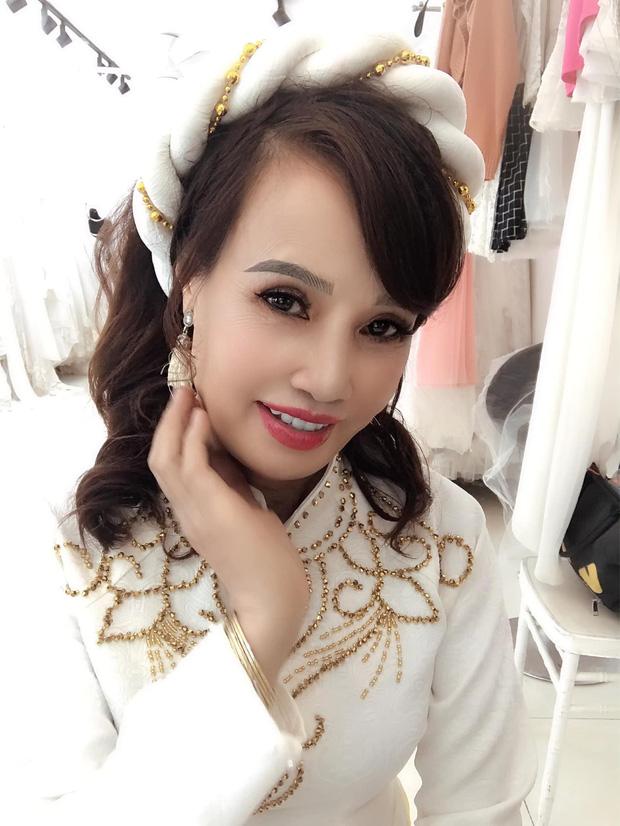 Cô dâu 62 tuổi chơi lớn chụp lại ảnh cưới, dân mạng chỉ săm soi ngoại hình sau thẩm mỹ của cặp đôi-3