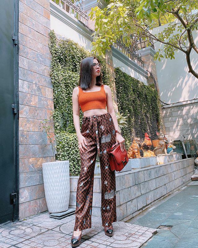 Lệ Quyên chậm chân sắm đồ ngủ hàng hiệu hơn Bảo Thy và Châu Bùi nhưng phối đồ thì dứt khoát chặt đẹp đàn em-2