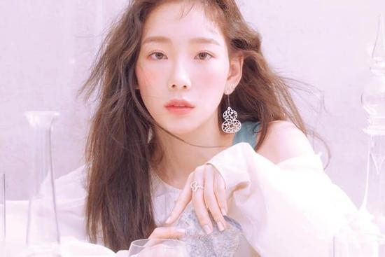 SNSD Taeyeon đăng dòng chữ 'tạm biệt', gây lo lắng sau sự ra đi của một loạt idol Hàn