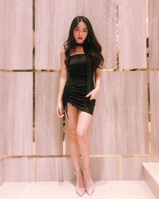 Tưởng đã đập tan tin đồn sinh nở, vậy mà Hoà Minzy lại mặc ngay chiếc đầm lộ bụng to-6