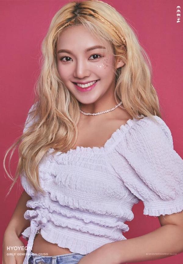 Hyo Yeon là mảnh ghép cá tính và sở hữu khả năng vũ đạo điêu luyện của SNSD. Thời gian qua, nữ thần tượng chứng minh tài năng qua các ca khúc solo thành công như Mystery, Wannabe, Sober... Với bộ ảnh lần mới, Hyo Yeon nhận nhiều lời khen vì ngoại hình xinh đẹp và tươi tắn hơn trước.