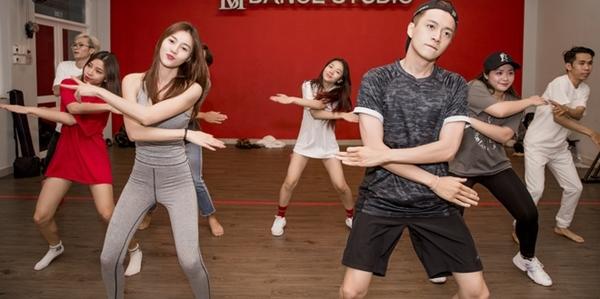 Lan Ngọc là một trong 7 khách mời của live show Truyền thái y. Theo Ngô Kiến Huy, nữ diễn viên không có giọng hát chuẩn như ca sĩ, nhưng sự kết hợp giữa cô và anh qua ca khúc Nghi ngờ từng được khán giả yêu mến.