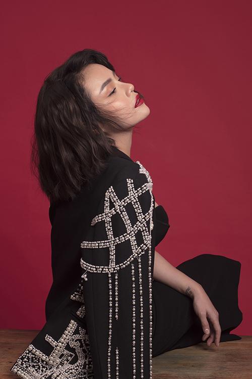 Hậu chia tay Quang Đăng, Thái Trinh ép cân điên cuồng và độ hở bạo tăng đến level max luôn-4