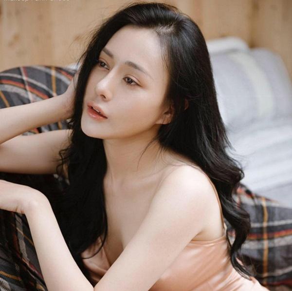 Gái ngành hot nhất màn ảnh: Mai Phương Thúy đọ sắc cá sấu chúa Quỳnh Nga-1