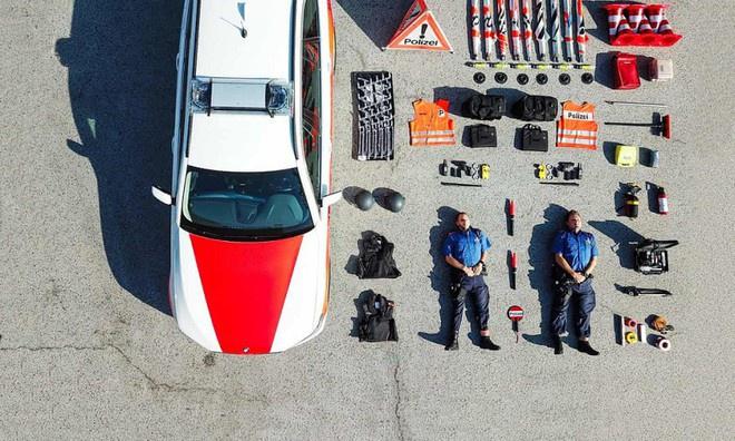 Thử thách đá nắp chai cùng những trào lưu gây bão năm 2019-9