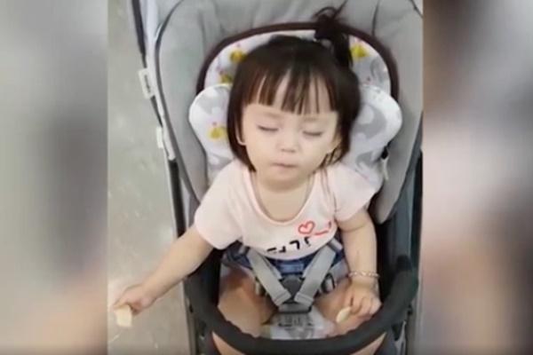 Cô bé người Ba Na xinh đẹp khiến dân mạng trầm trồ: Hoa hậu tương lai đây rồi!-3