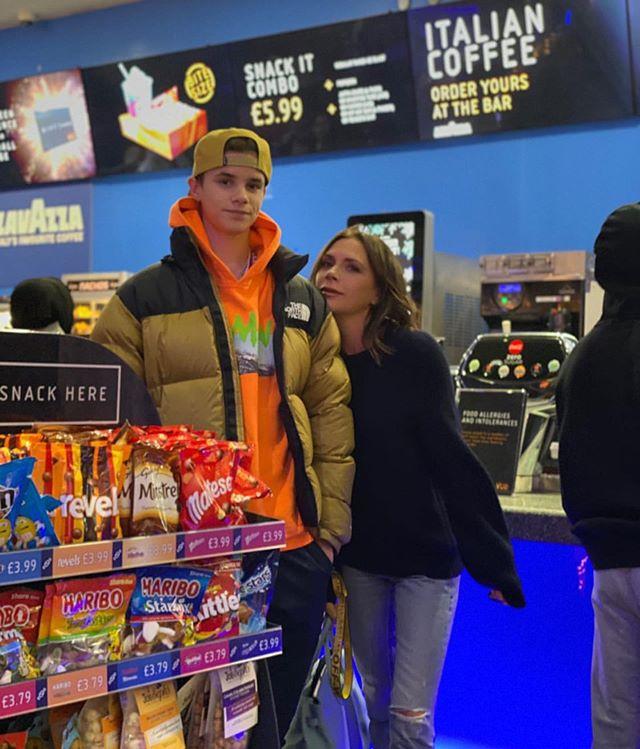 Con trai 17 tuổi của David Beckham khoe ảnh cao hơn bố-5