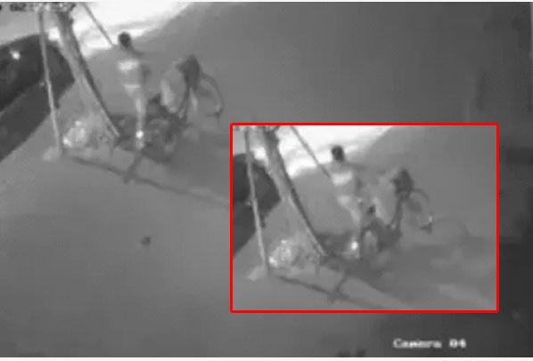 Clip: Rộ nghi vấn ô tô đâm người tử vong, tài xế kéo thi thể lên vỉa hè rồi mang vật chứng phi tang-2