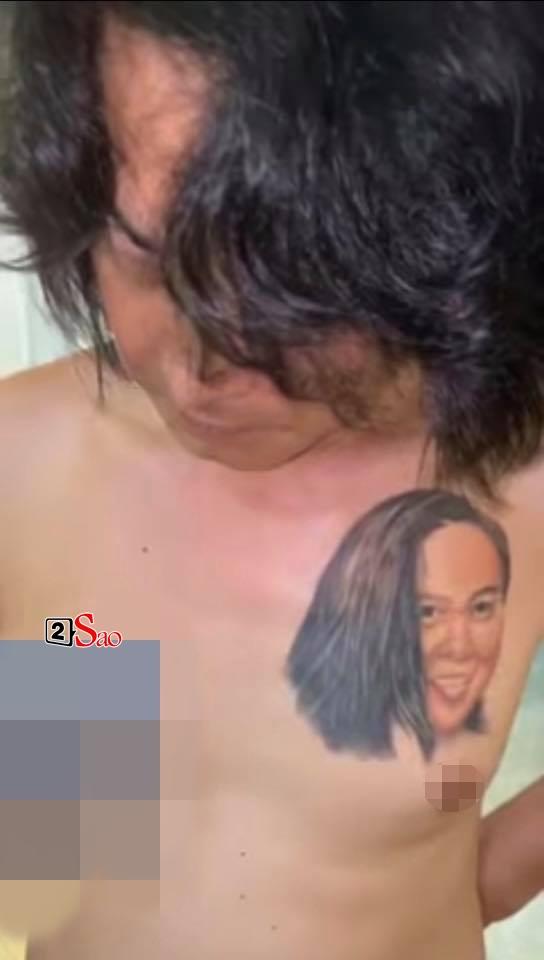 Biết là Quách Ngọc Ngoan xăm hình Phượng Chanel lên ngực từ lâu mà nhìn tận mắt ai cũng té xỉu-1